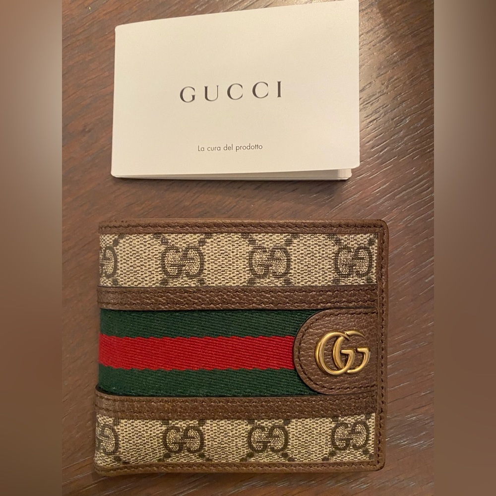 Gucci bifold wallet